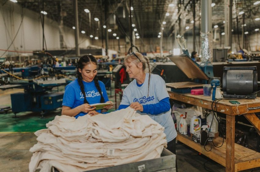 Screen Printing vs. Sublimation Printing for Custom Printed Apparel