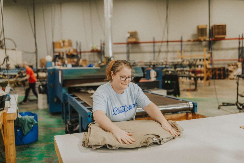 Gildan 5000 vs. Bella + Canvas 3001