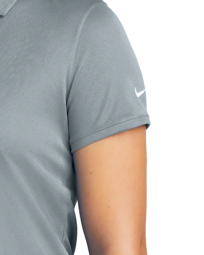 Closeup of a NKDX6685 Nike Women's Victory Solid Polo
