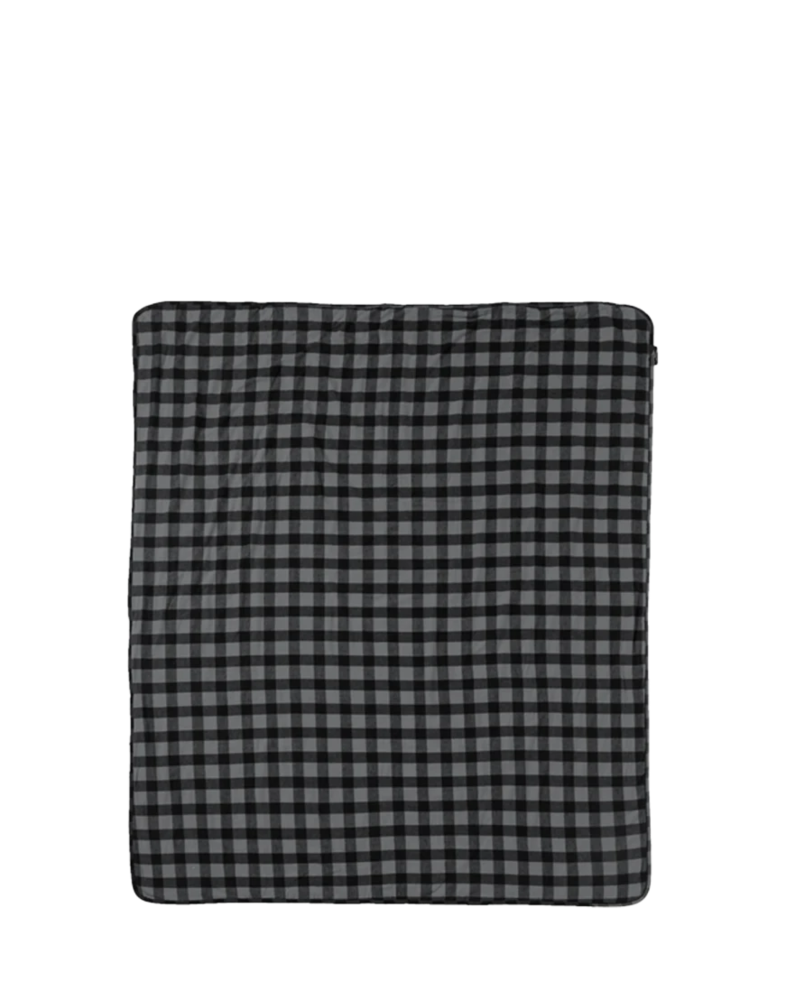 Image of a model wearing a FQ01 Boxercraft Everest Blanket