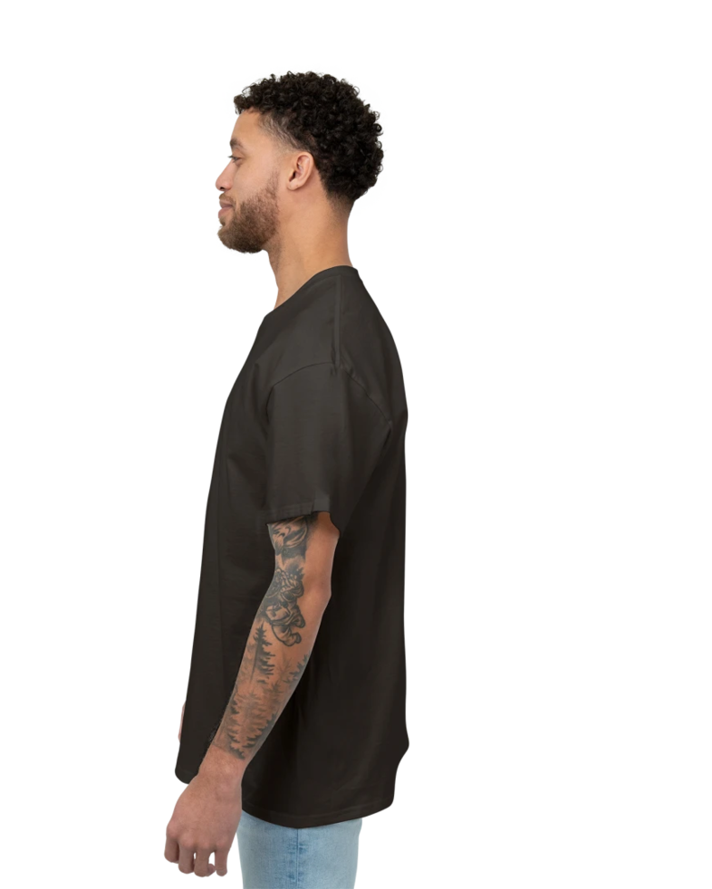 Image of a model wearing a 2000 Gildan Ultra Cotton Tee