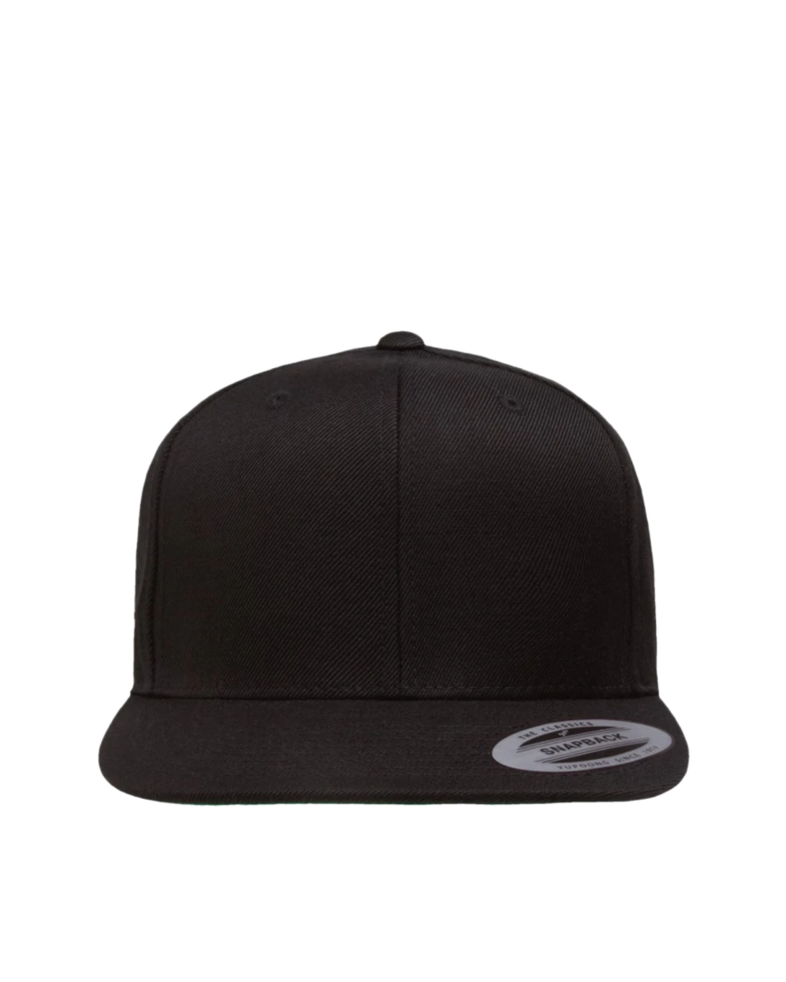 Image of a model wearing a 6089 Yupoong Classic Flat Bill Snapback Cap