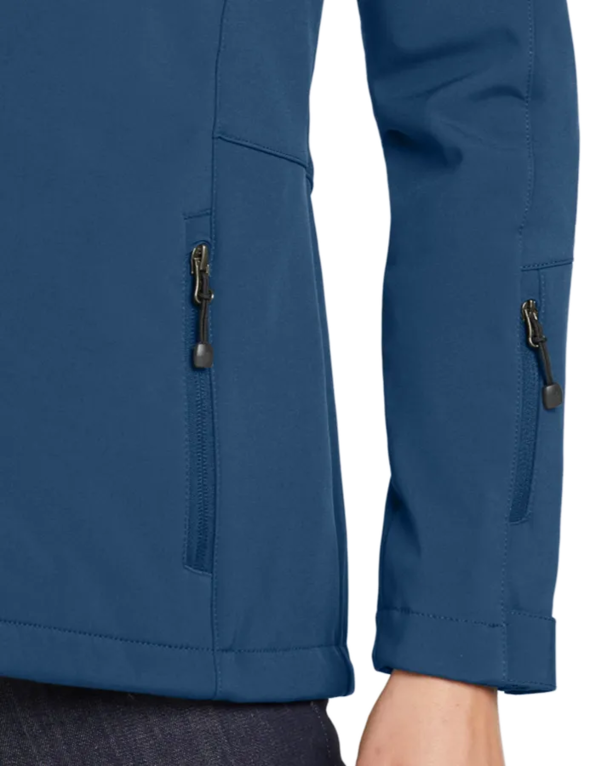 Closeup of a EB537 Eddie Bauer Ladies Hooded Soft Shell Parka