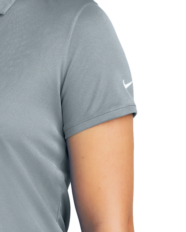 Closeup of a NKDX6685 Nike Women's Victory Solid Polo