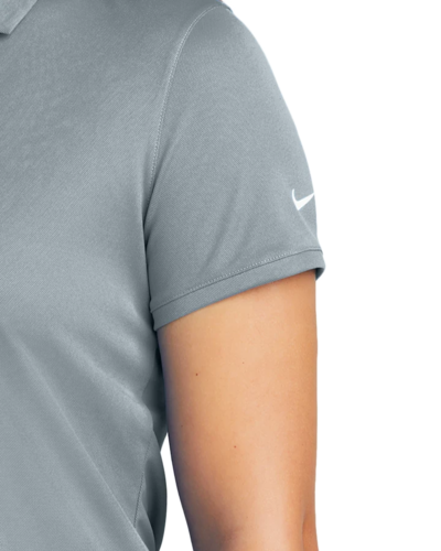 Closeup of a NKDX6685 Nike Women's Victory Solid Polo