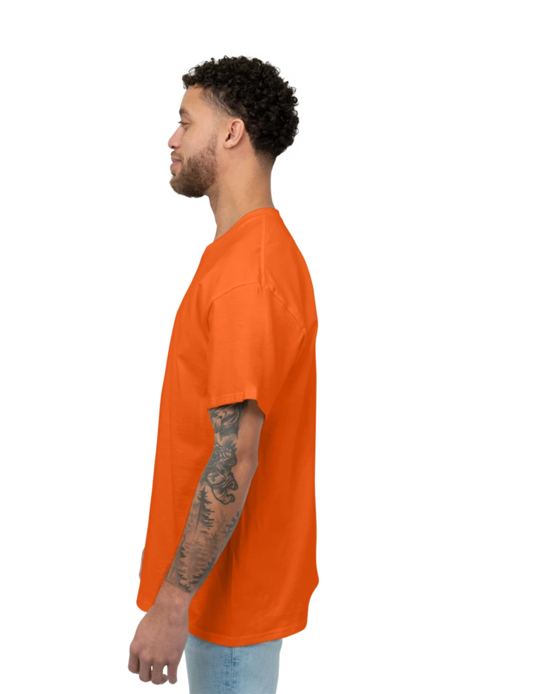 Image of a model wearing a 2000 Gildan Ultra Cotton Tee