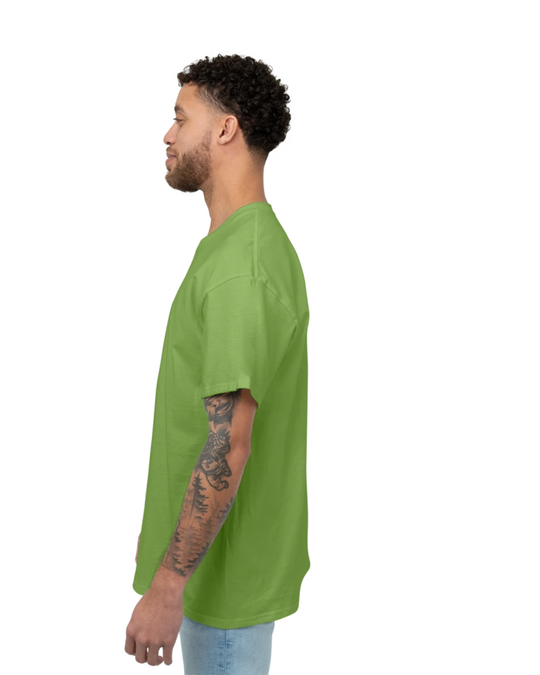 Image of a model wearing a 2000 Gildan Ultra Cotton Tee